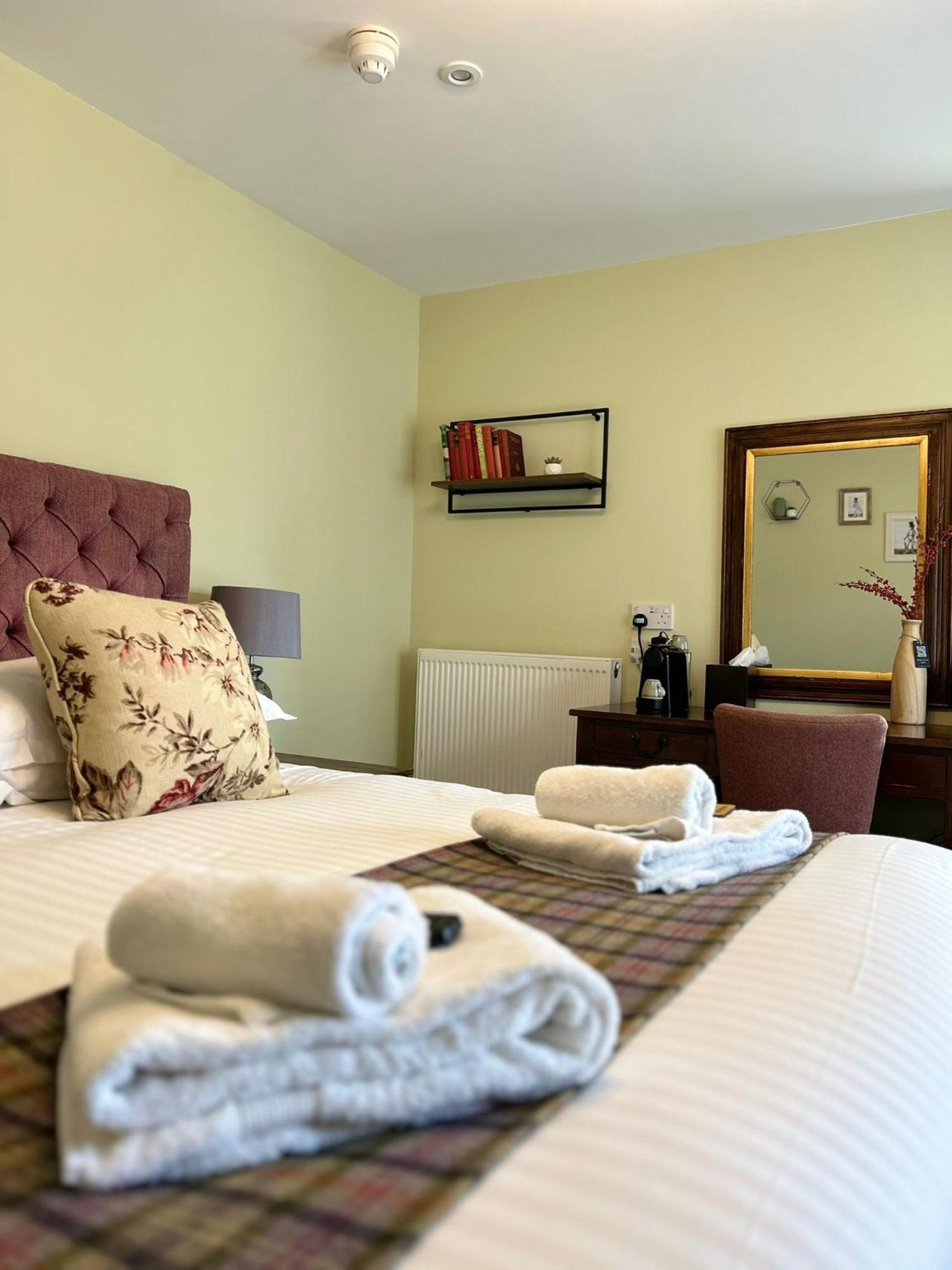 The Thomas Lord Hotel West Meon Kültér fotó