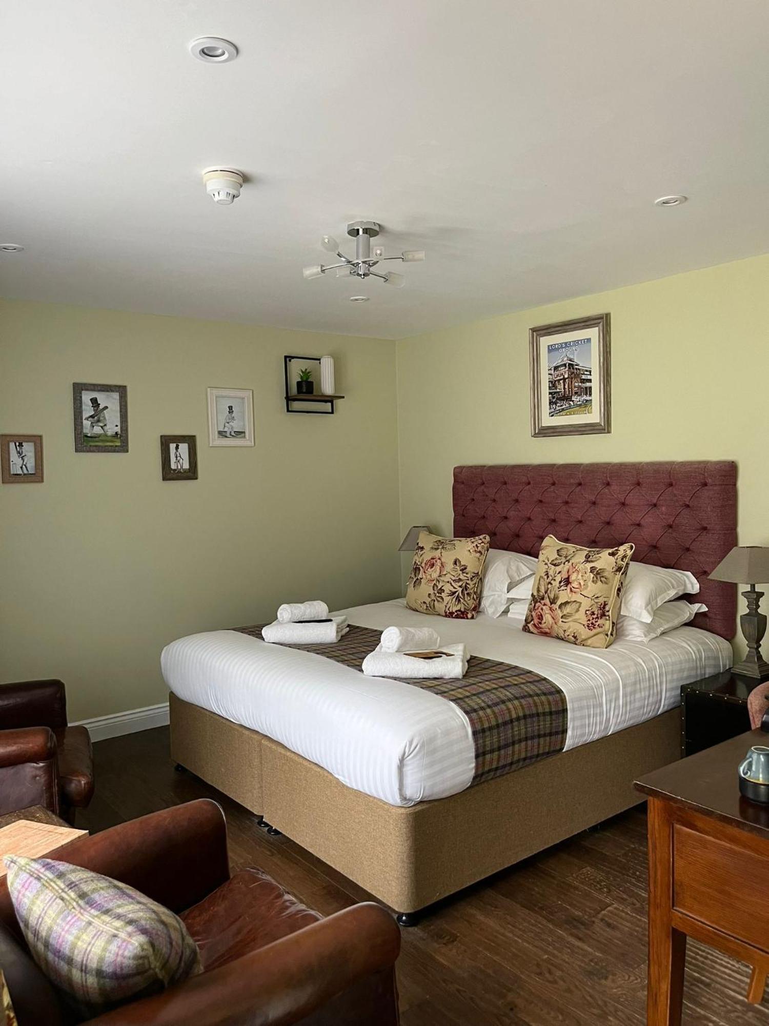 The Thomas Lord Hotel West Meon Kültér fotó